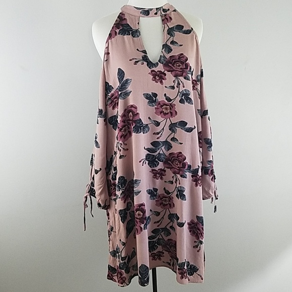 American Eagle Outfitters Dresses & Skirts - AEO cold shoulder floral dress open sleeves boho
